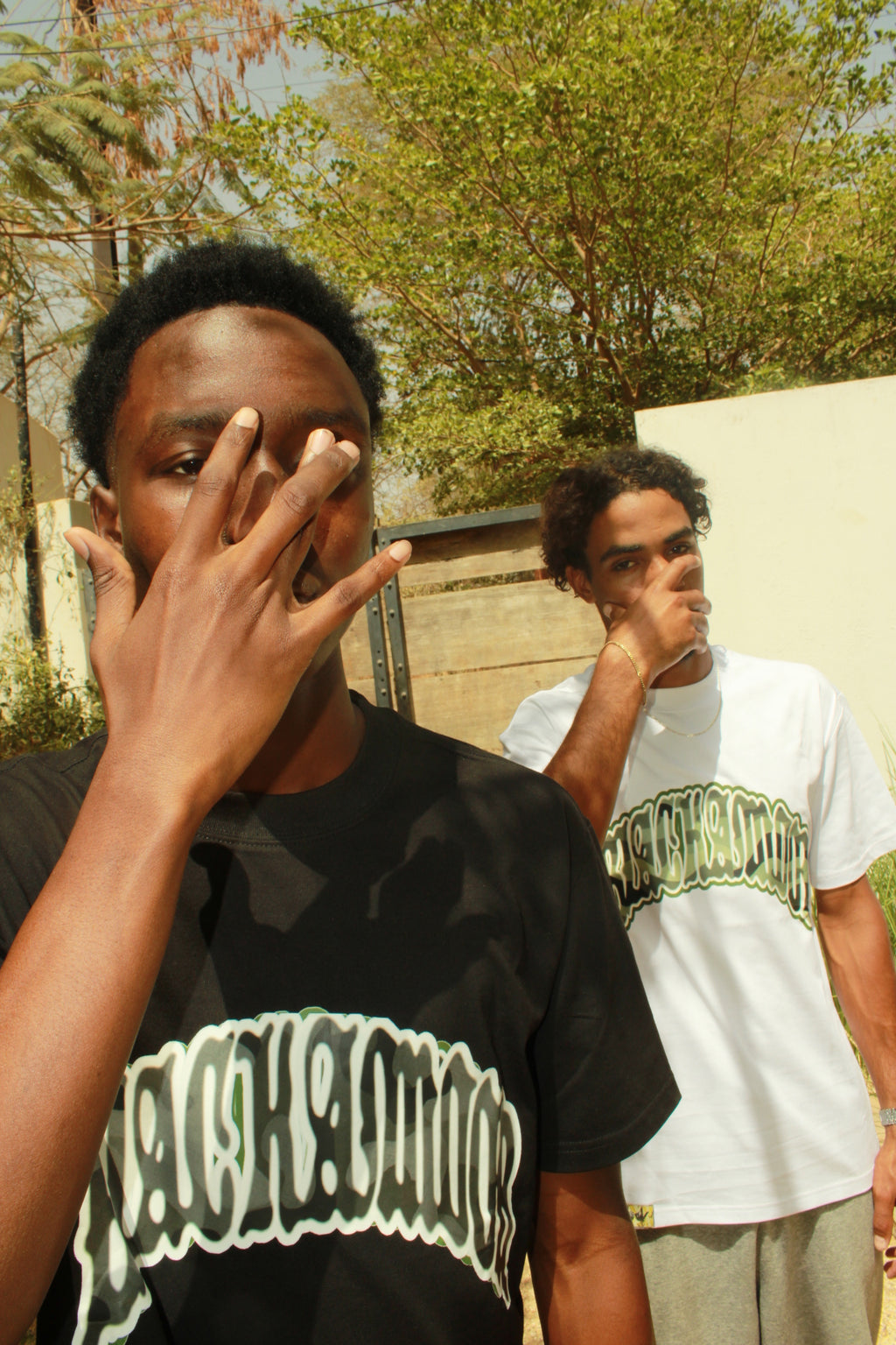 Black daily Tee