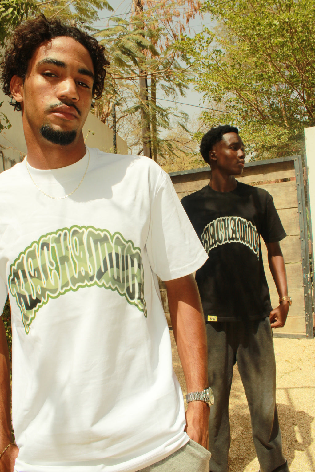 White daily Tee