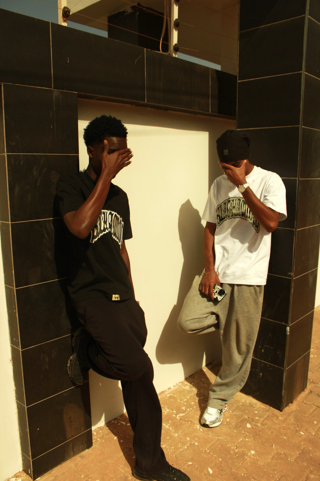 Black daily Tee