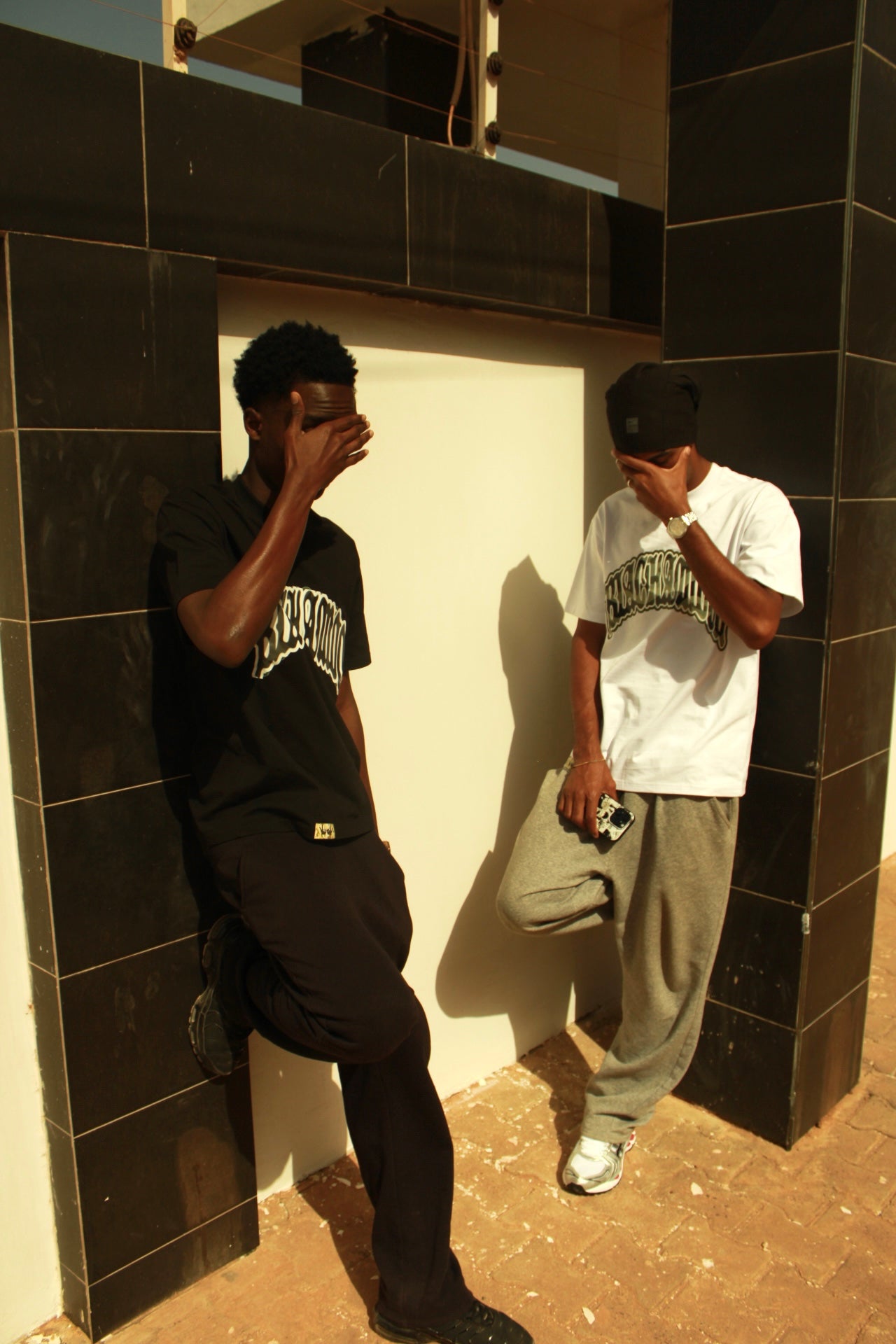 Black daily Tee